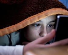 Fransa'da 15 yaş altına sosyal medya yasağı geliyor