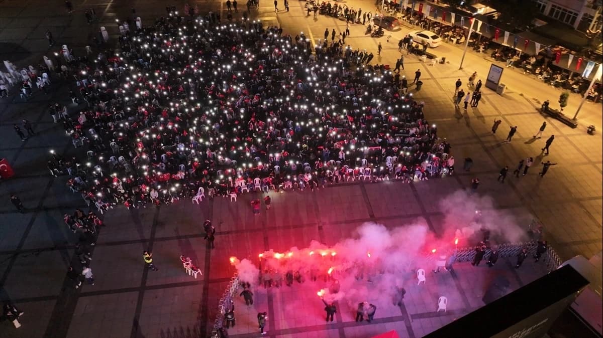 A Milli Futbol Takımı'nın Kosova galibiyeti yurtta coşkuyla kutlandı