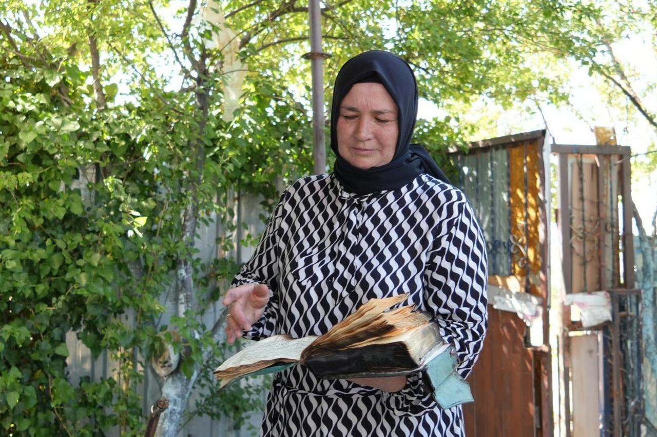 Evleri tamamen yanarken sadece Kur'an-ı Kerim yanmadı