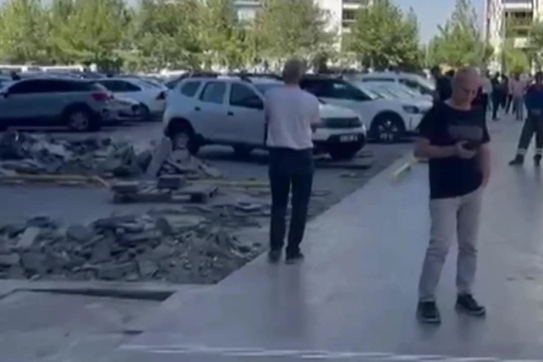Diyarbakır'da deprem nedeniyle zeminde çatlama meydana geldi