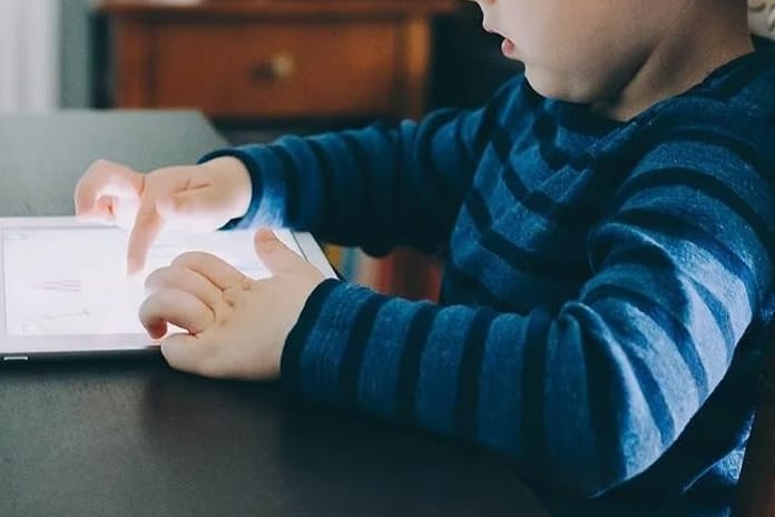 Dijital dünya için çocukları güçlendirme planı yürürlükte