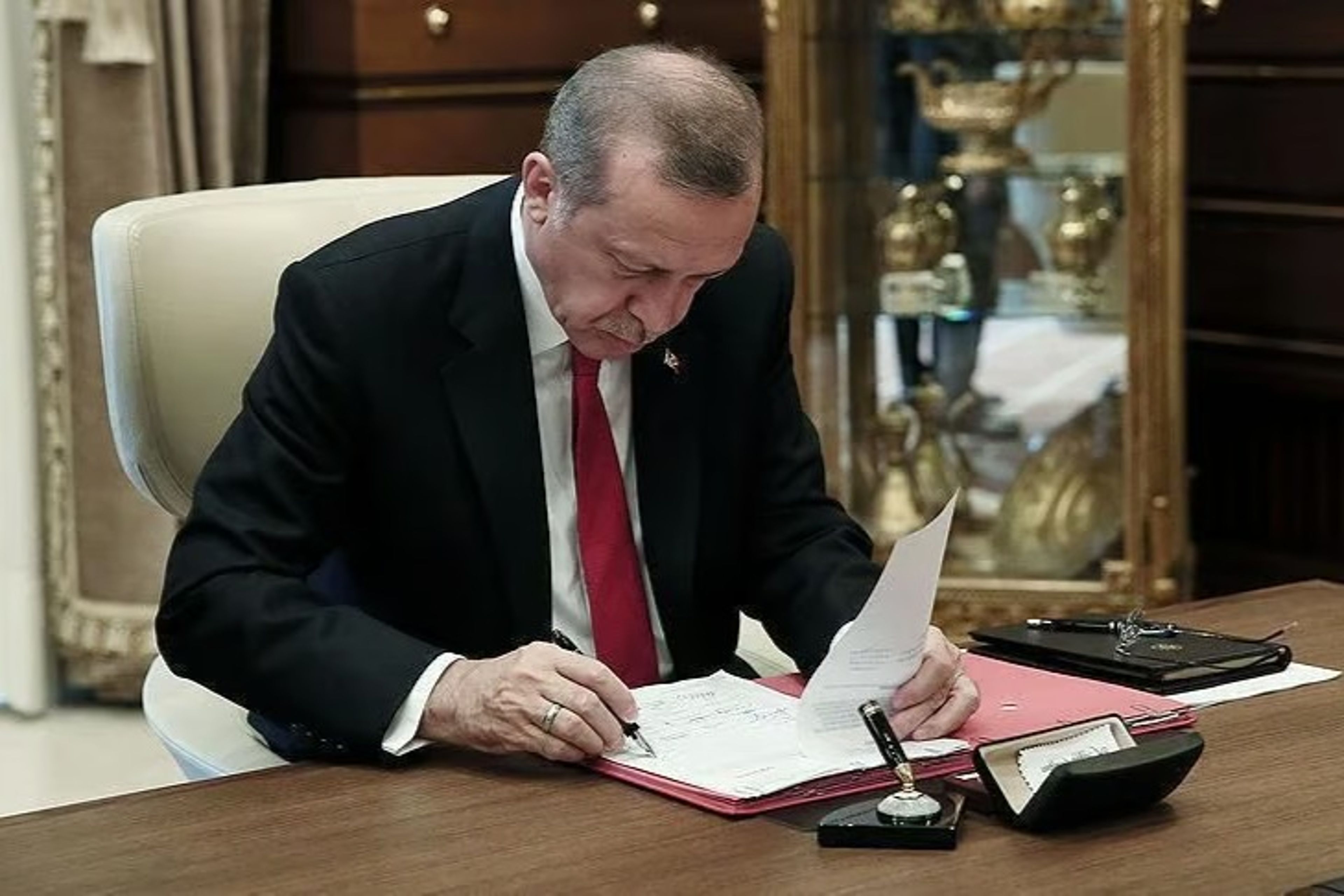 Cumhurbaşkanı Erdoğan imzaladı: Taşınmazların geliri Savunma Sanayii'ne aktarılacak