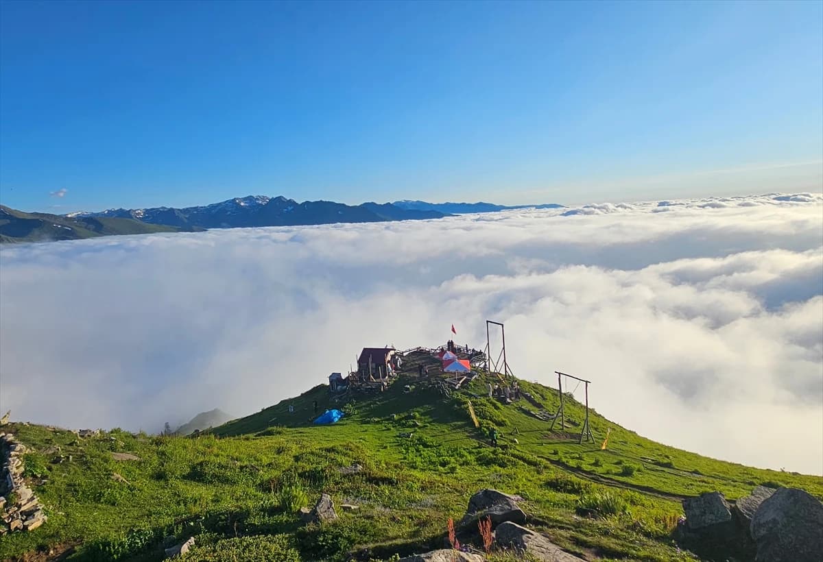 Rize'den gökyüzüne köprü: Huser Yaylası