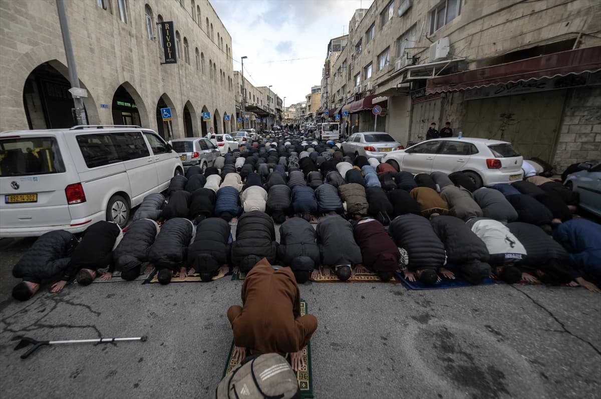 İslam Dünyası Ramazan Bayramı'nı kutluyor