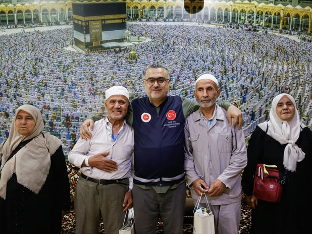 25 yıldır konuşmayan iki komşu Mekke'de barıştı