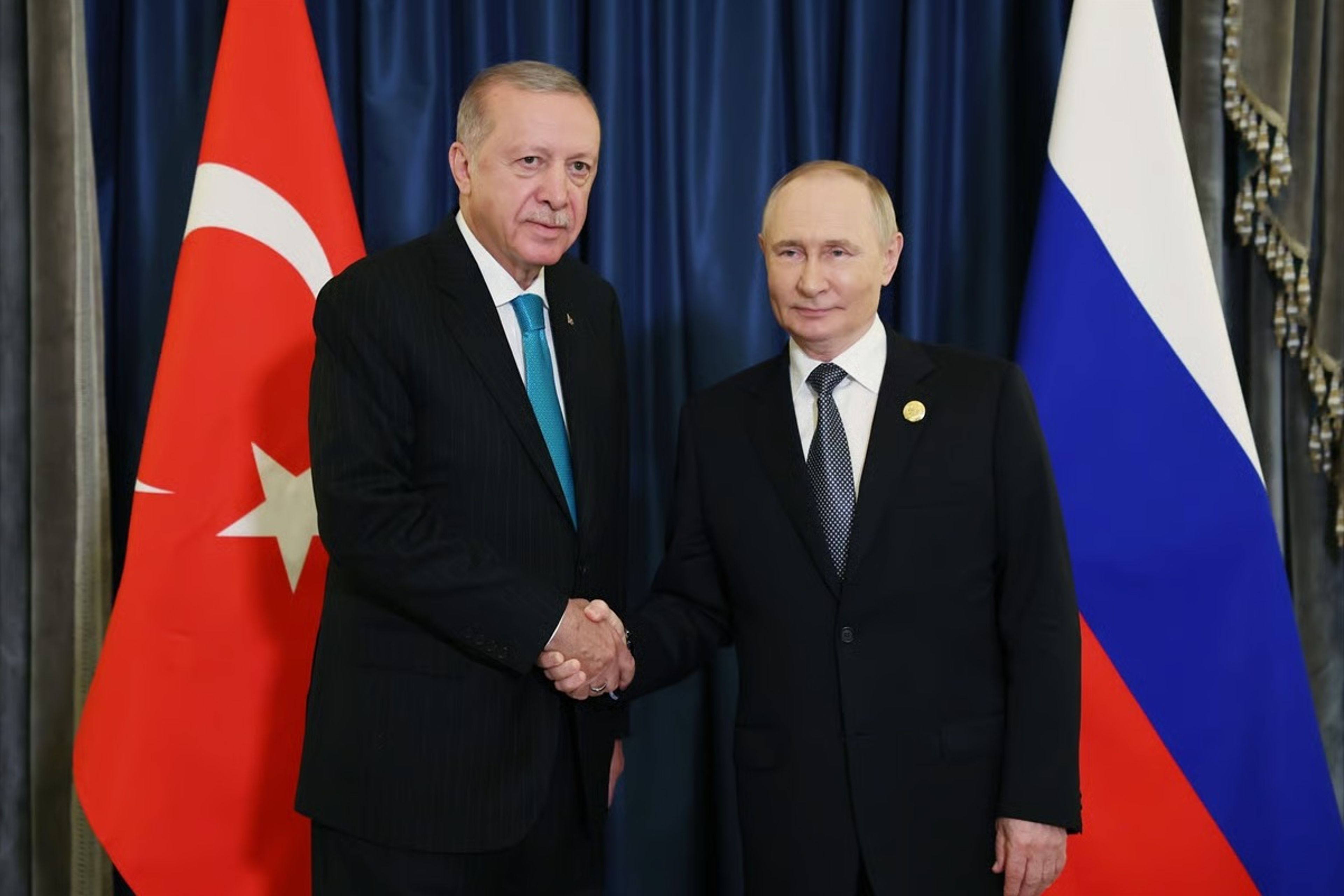 Cumhurbaşkanı Erdoğan ŞİÖ Zirvesi'nde liderlerle görüştü