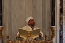 Vaizin sohbeti sırasında panik yaşandı