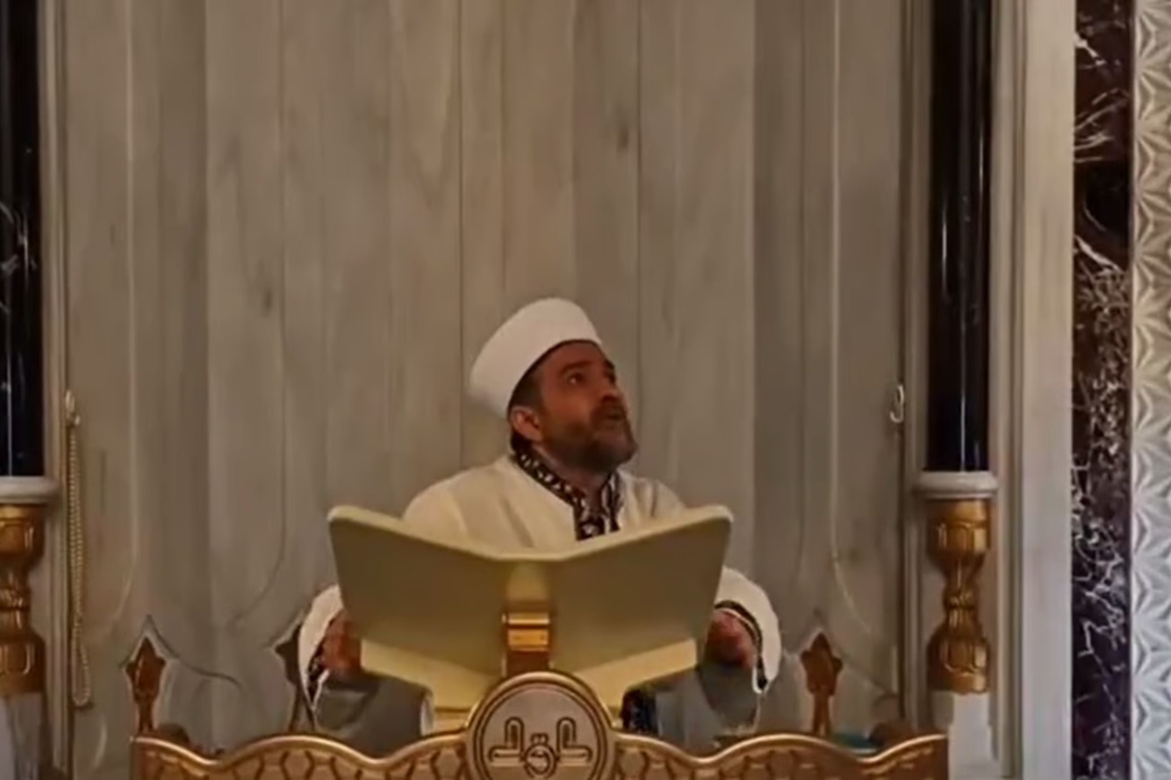 Vaizin sohbeti sırasında panik yaşandı