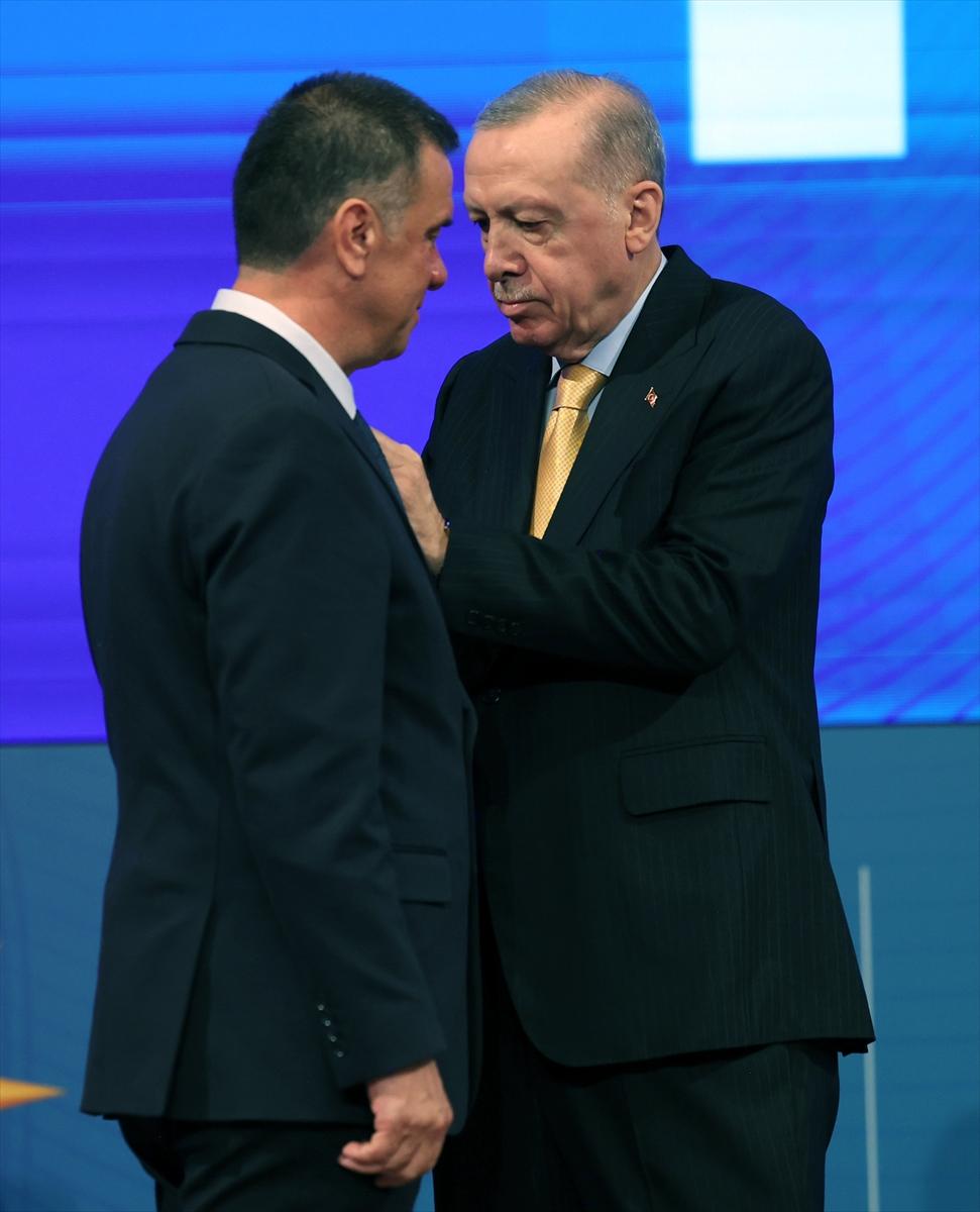 AK Parti'ye katılan belediye ve isimler