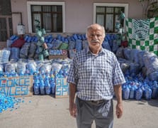 3 yılda topladığı 2 milyon kapakla ihtiyaç sahiplerine destek oldu