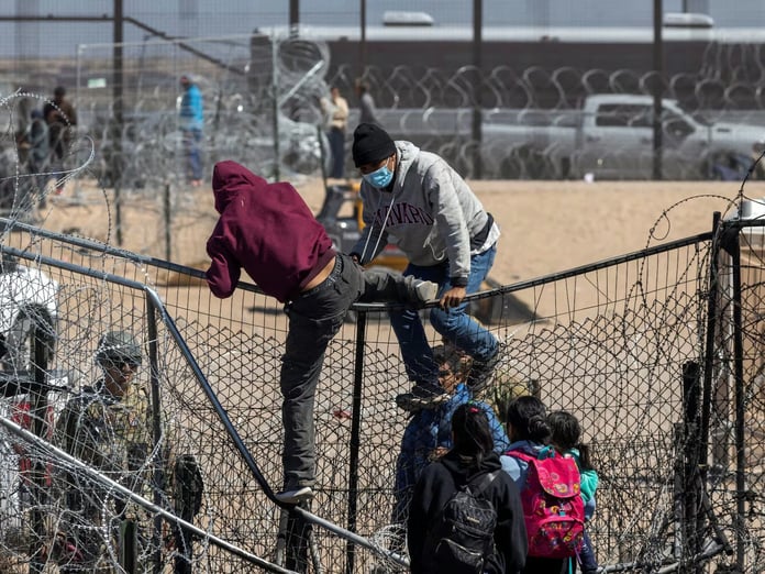 Trump'tan Karayipler hamlesi: İki ada ülkesi göçmenleri kabul edecek