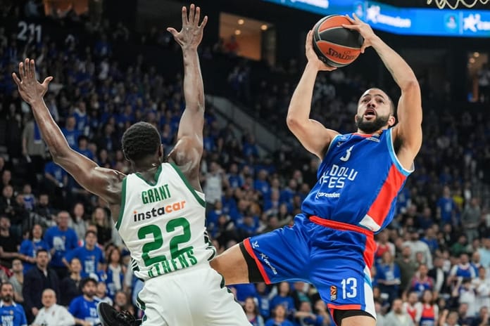 Anadolu Efes, Atina'da Final Four bileti için kritik maça çıkıyor