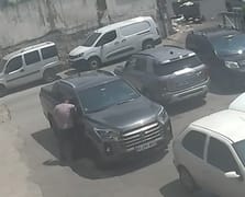 Park halindeki aracın camını kırıp içerisindeki çantayı çaldılar