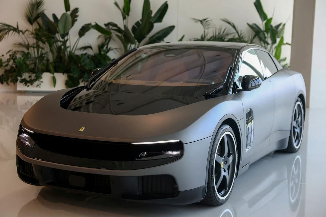 Ferrari’nin ilk elektrikli otomobili 40 milyon dolara satıldı