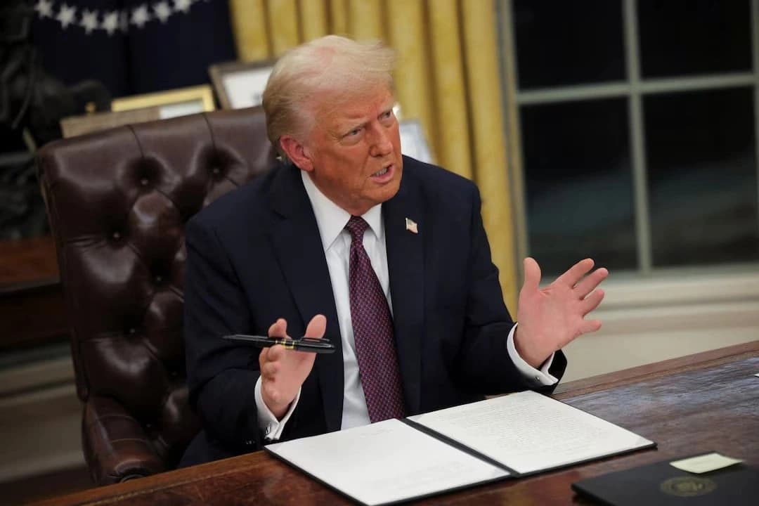 Trump CNN MS NOW ve Politico'nun Beyaz Saray'a girişini yasakladı