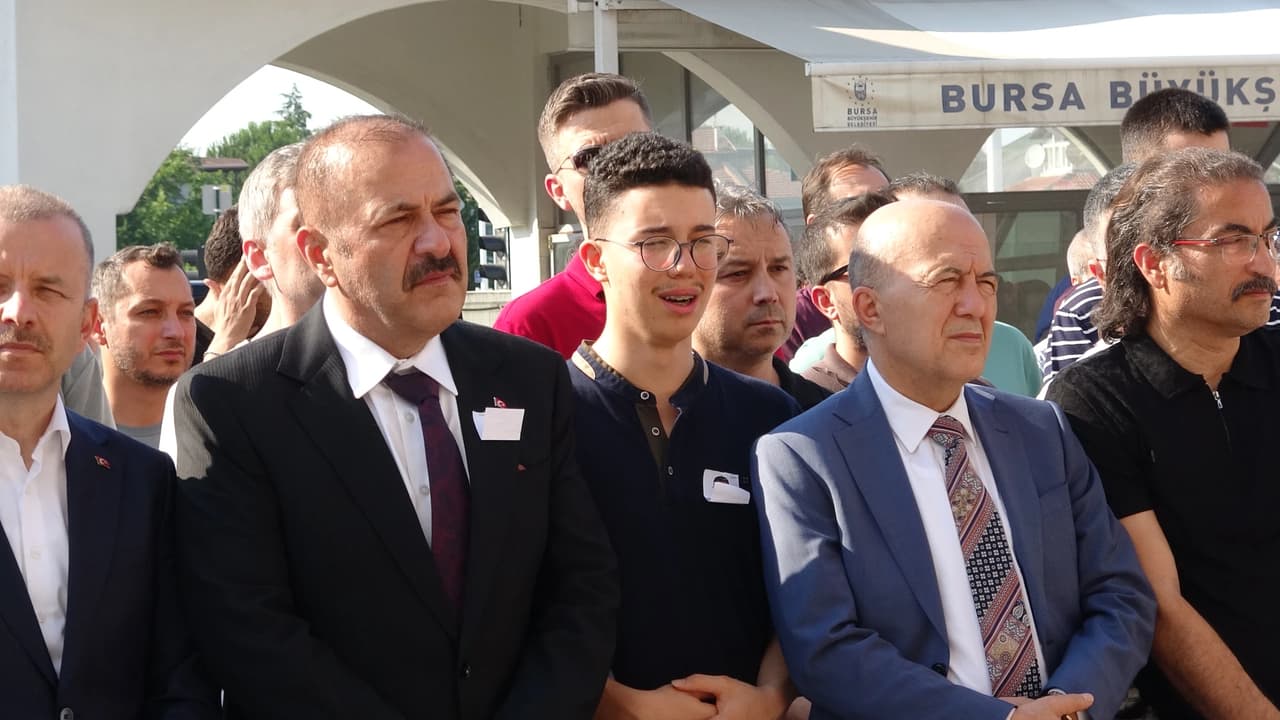 Gebze Adliyesinde duruşma esnasında kalp krizi geçiren savcı son yolculuğuna uğurlandı