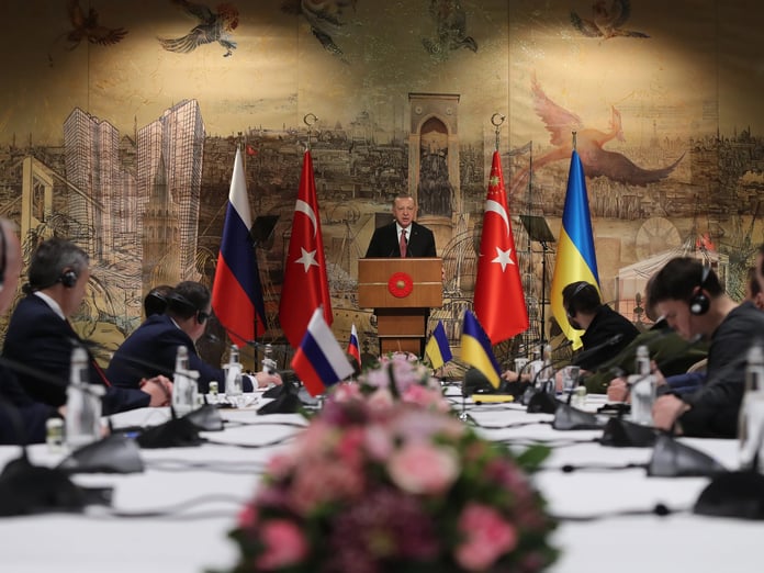 Putin'den Ukrayna'ya İstanbul'da müzakere çağrısı