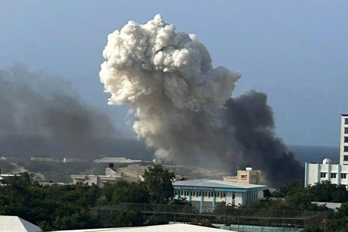 Somali'de askeri helikopter düştü: 5 kişi aranıyor