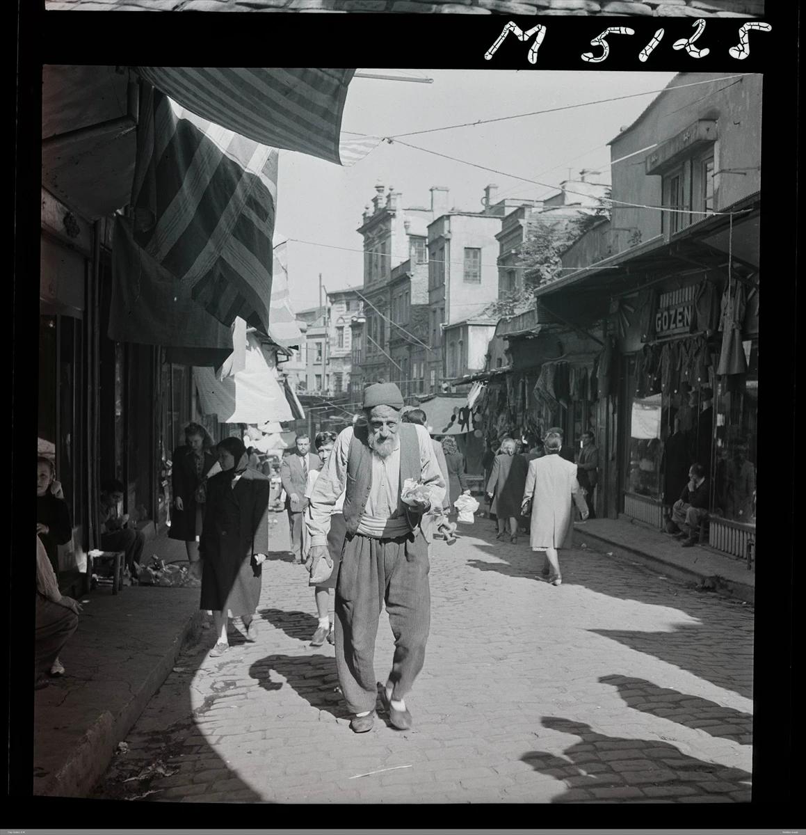İstanbul'un hiç görmediğiniz fotoğrafları ortaya çıktı | Ünlü fotoğrafçının 79 yıllık arşivi tarihe ışık tutuyor