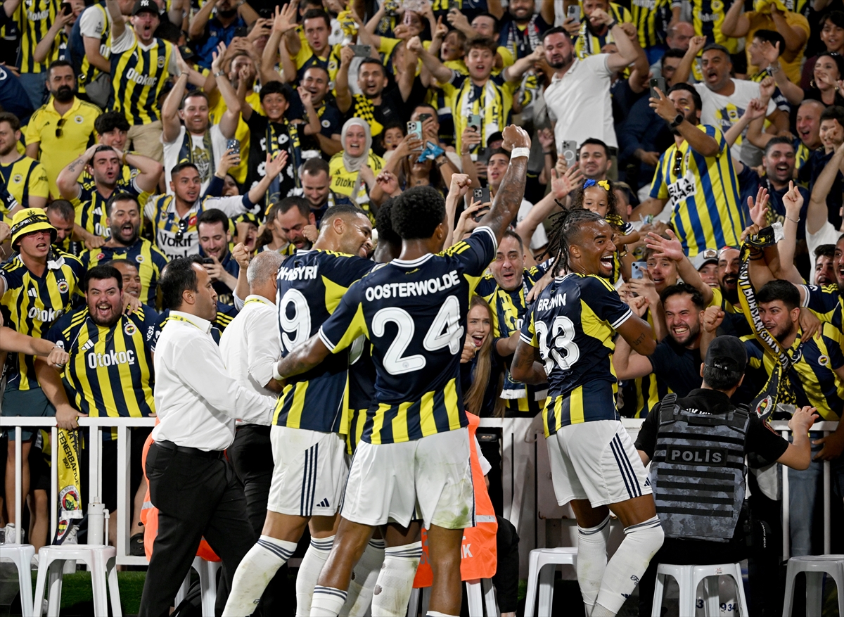 Fenerbahçe farklı kazandı