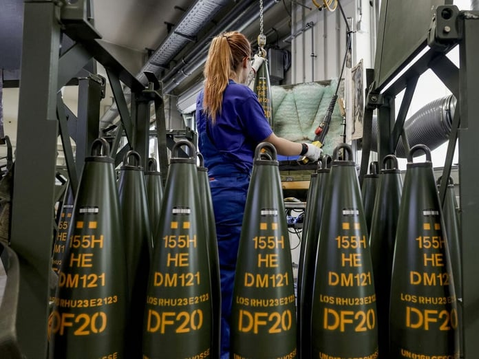 NATO Genel Sekreteri Rutte, İttifak'ın Rusya'dan daha fazla mühimmat üretir hale geldiğini söyledi