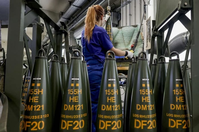 NATO Genel Sekreteri Rutte, İttifak'ın Rusya'dan daha fazla mühimmat üretir hale geldiğini söyledi