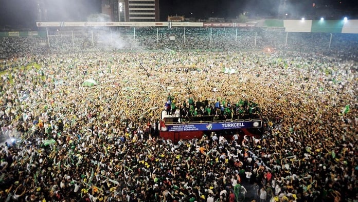 Bursaspor ve Başakşehir'in tarihi zaferleri