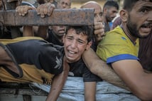 Gazze’de açlıktan bayılmak sıradan hale geldi