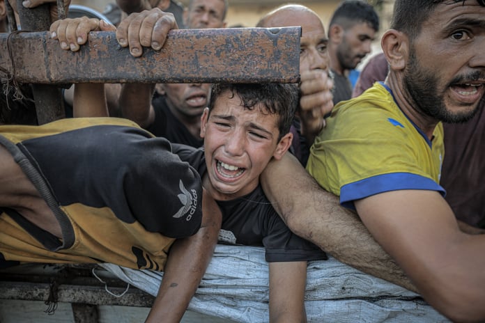 Gazze’de açlıktan bayılmak sıradan hale geldi