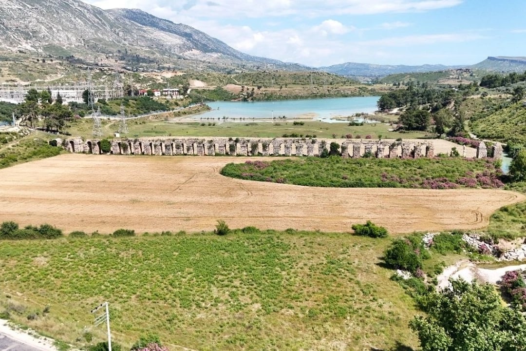 Antalya'da tarihi su kemerleri yok oluyor