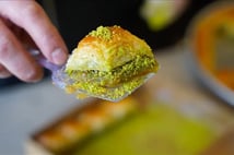 Türkiye'nin konuştuğu ünlü baklavacı satılıyor