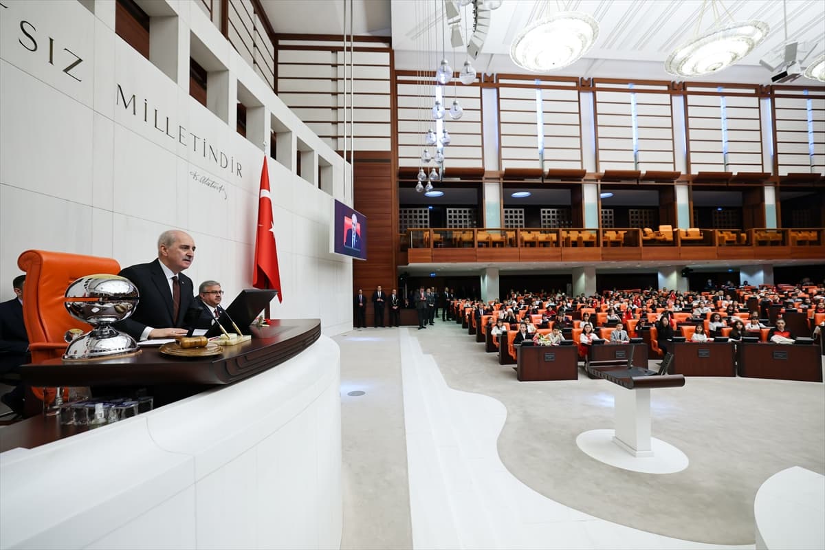 Gazi Meclis’te çocukların günü: "Savaş, korku ve gözyaşı istemiyoruz"