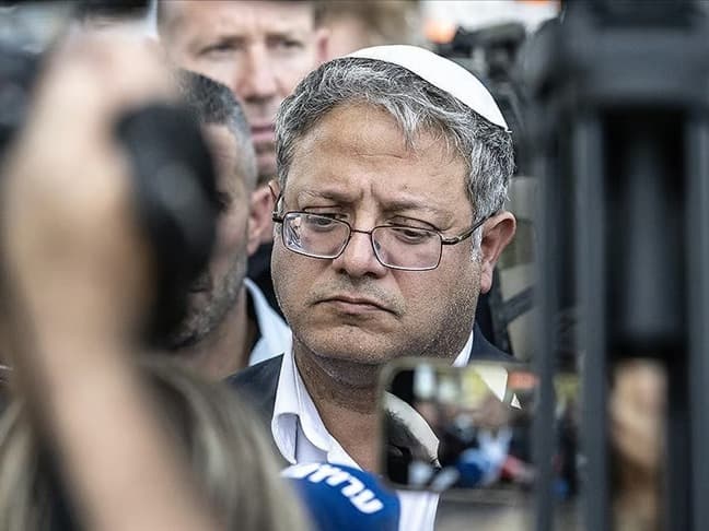 Bedeviler Ben-Gvir'i taşladı