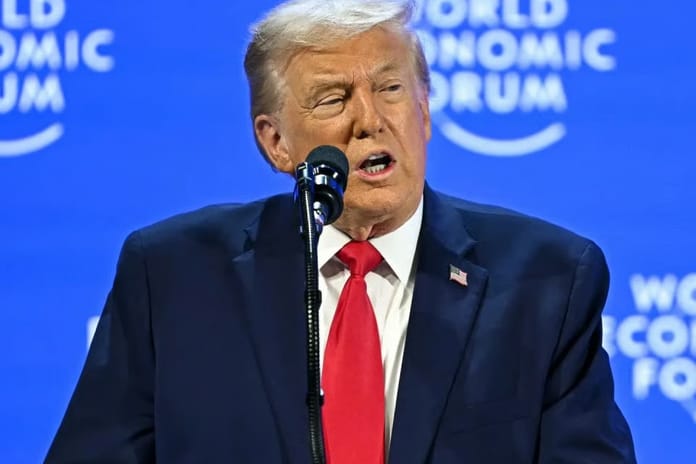 Trump’tan Davos’ta Grönland resti: Ya evet dersiniz ya da bunu unutmayız!