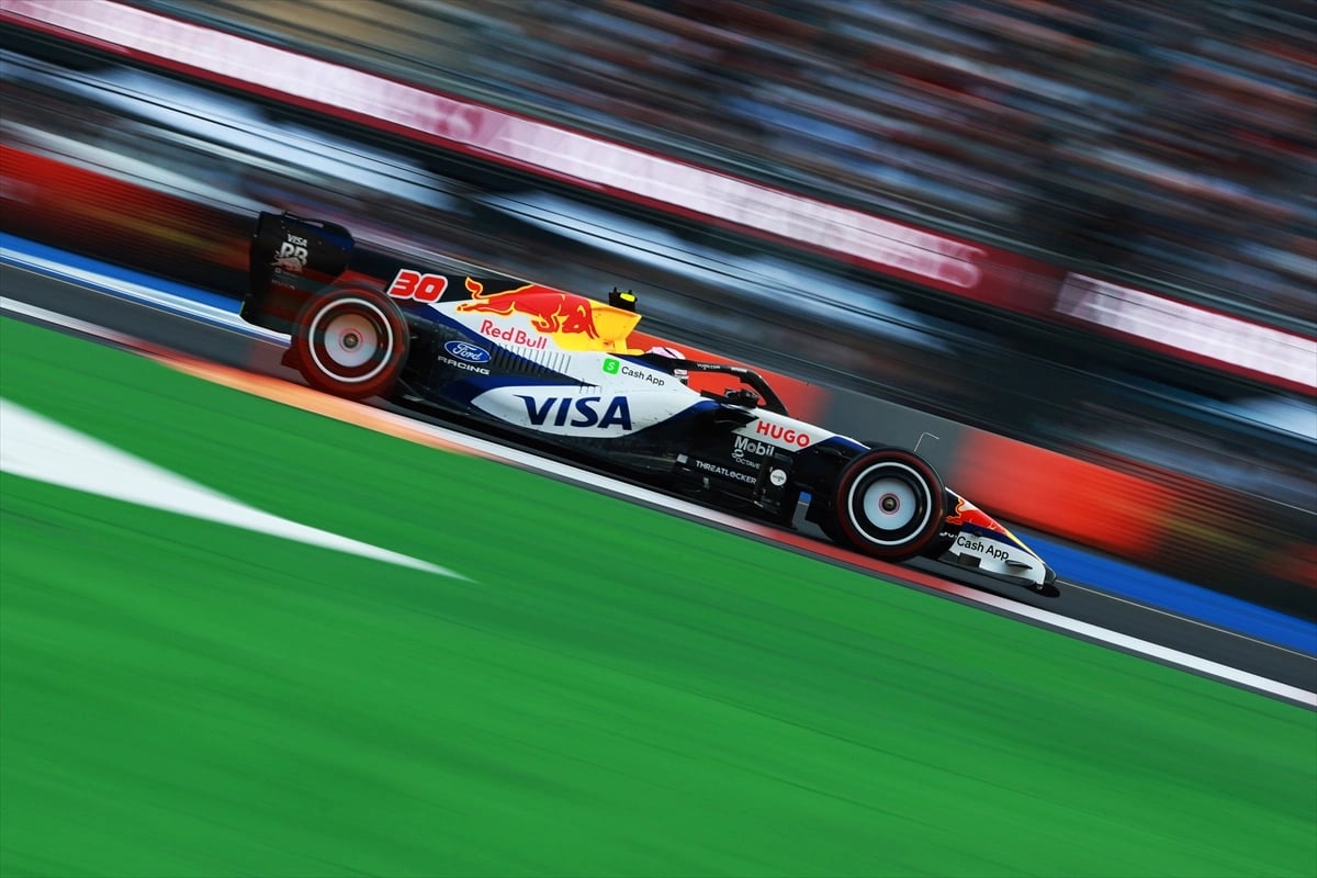 F1 Meksika GP'sinde antrenman zamanı 