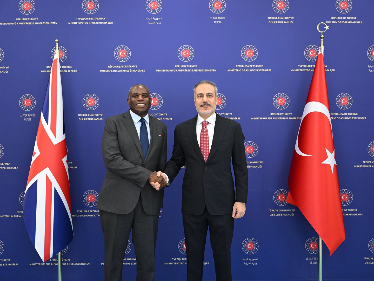 Dışişleri Bakanı Hakan Fidan İngiliz mevkidaşı ile görüştü