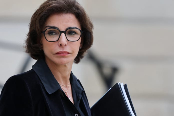 Fransız polisi yolsuzluk iddialarıyla gündeme gelen Kültür Bakanı'nın evini aradı