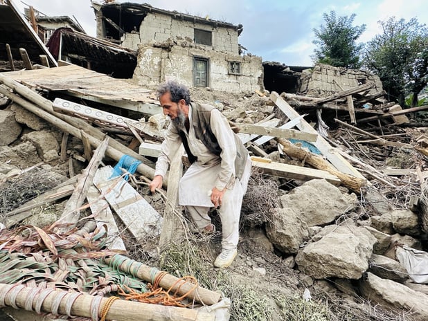 Afganistan'da depremlerde ölenlerin sayısı 2 bin 205'e yükseldi