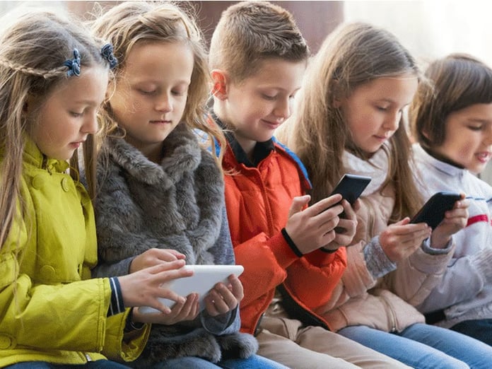 İngiltere'de çocuklara sosyal medya kısıtlaması gündemde