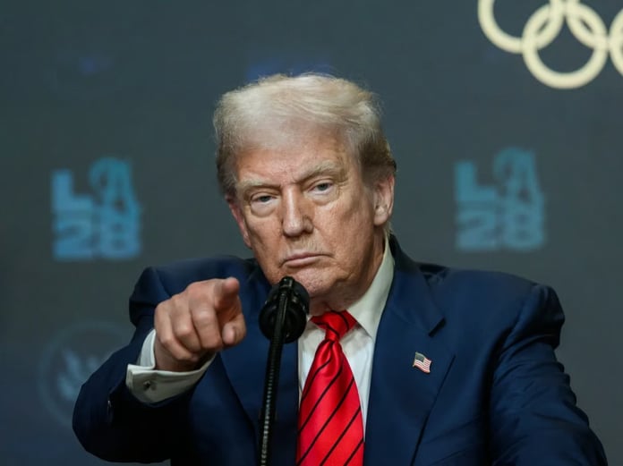 Trump'tan Venezuela'ya tehdit: "Uçaklar düşürülür" 