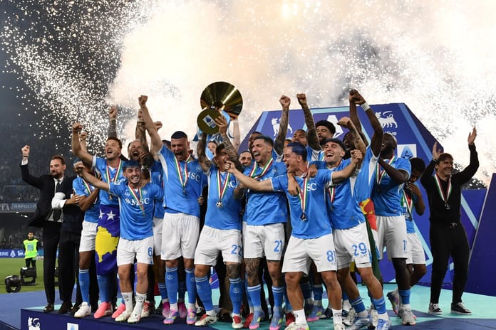 Napoli, sezonu şampiyonlukla tamamladı: Inter'in umutları son haftada sona erdi