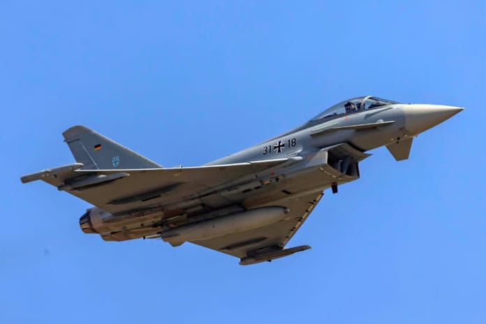 İngiltere ve Almanya, ortak savunma ihracatını artırmak için anlaşma imzaladı