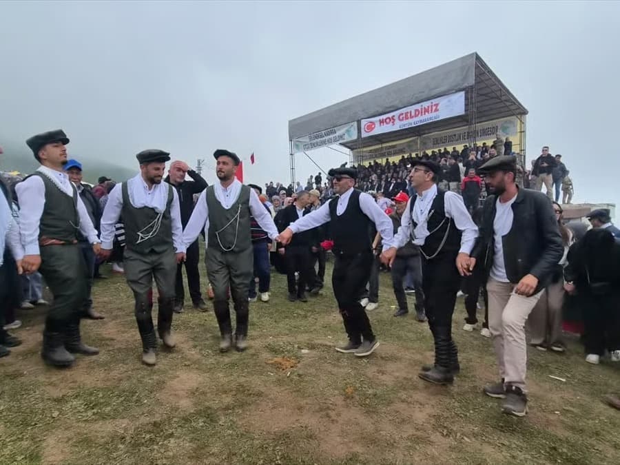 Kadırga'da asırlık otçu şenliği