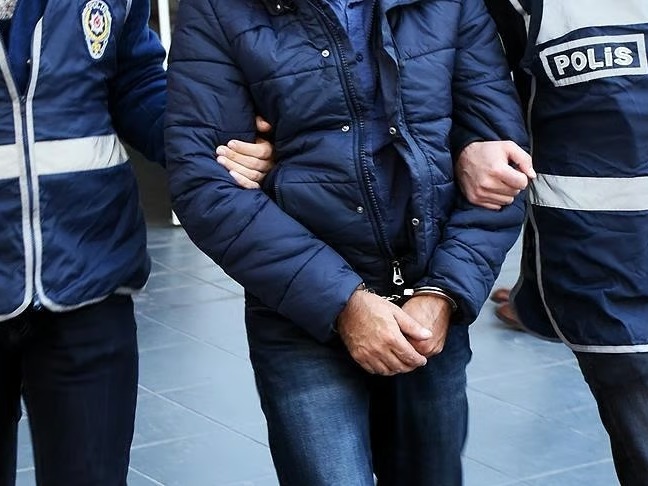 Kırmızı bültenle ve ulusal seviyede aranan 14 suçlunun Türkiye'ye iadesi yapıldı