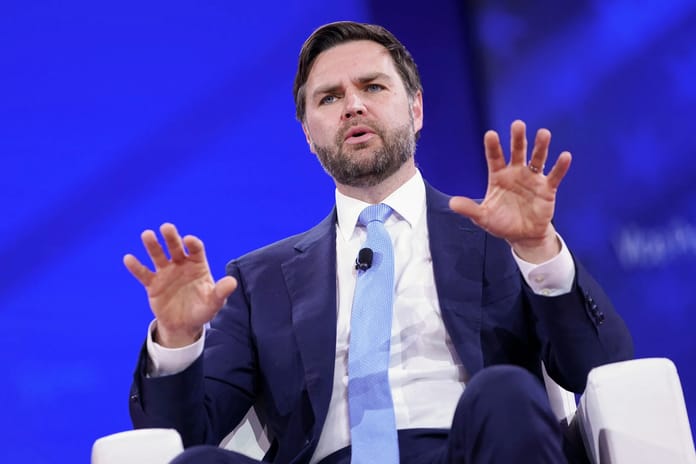 ABD Başkan Yardımcısı olası bir trajedi halinde görevi devralmaya hazır olduğunu söyledi