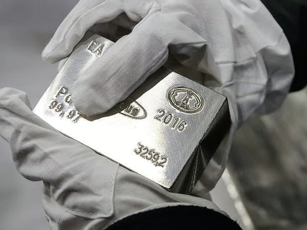 "Fakir adamın altını" 46 yılın rekorunu kırdı: Gümüşün getirisi altını geçti