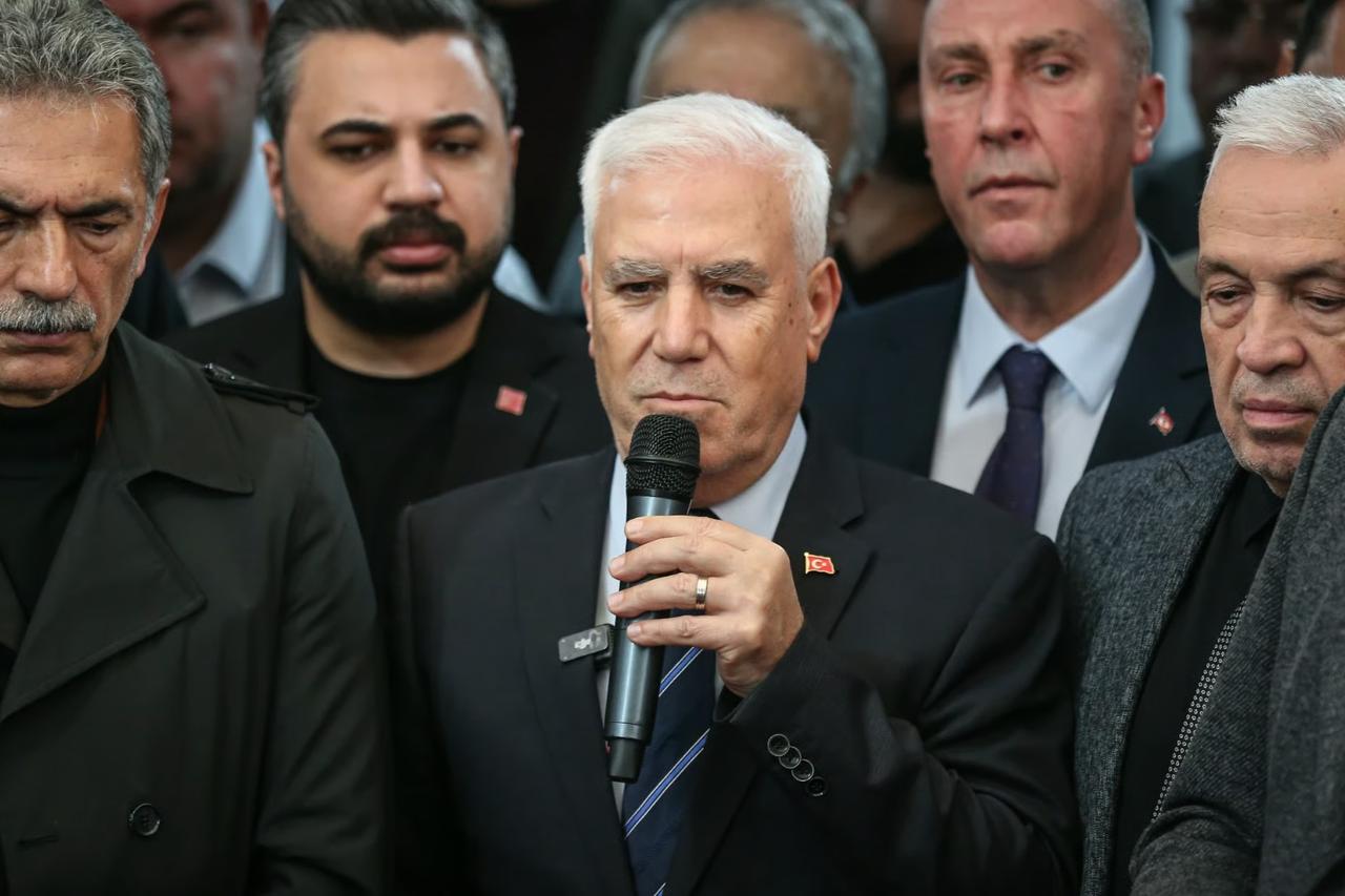 Mustafa Bozbey ve ailesi gözaltında