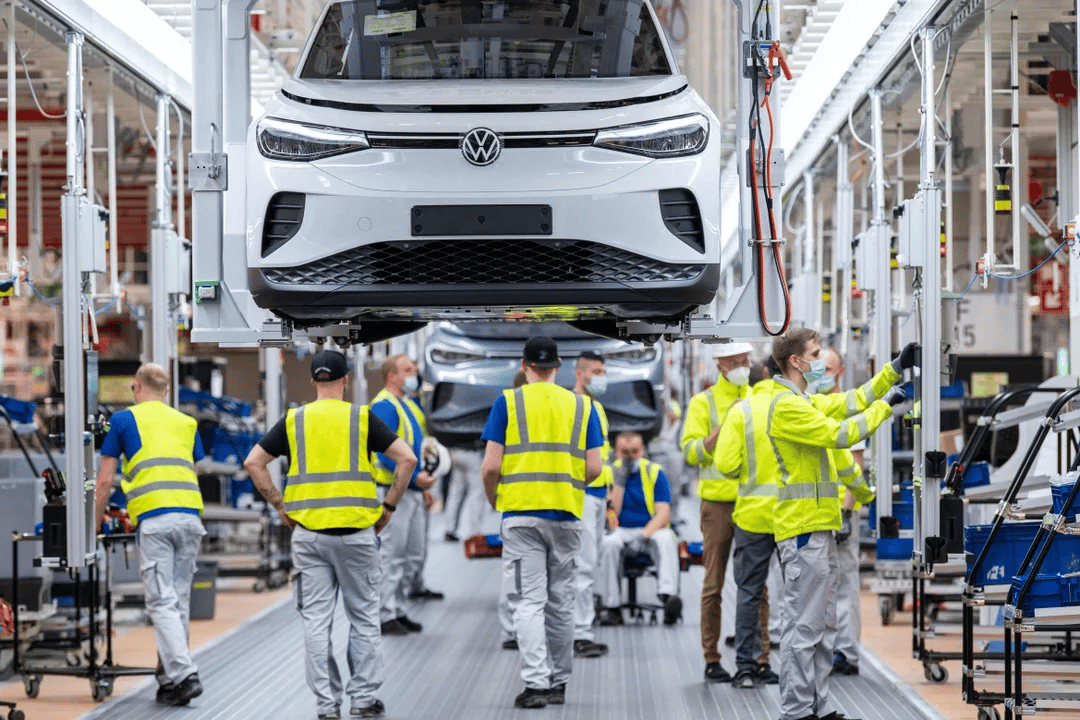 Alman otomotiv sektörünün çöküşü savunma şirketlerine yaradı