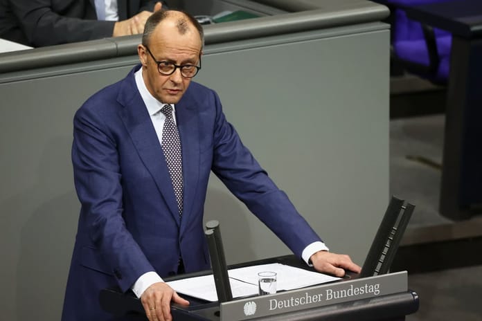 Merz Trump'a meydan okudu: Avrupa gümrük vergisi tehditlerine boyun eğmez