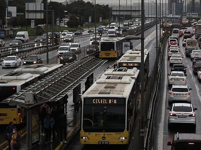 1 Ocak toplu taşıma ücretsiz mi? İstanbul'da bugün otobüs, metrobüs, Marmaray, metro ücretsiz mi, bedava mı?
